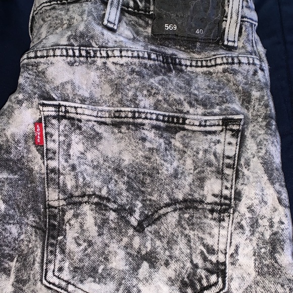 Mens Levi’s smoke gray shorts - Picture 5 of 6